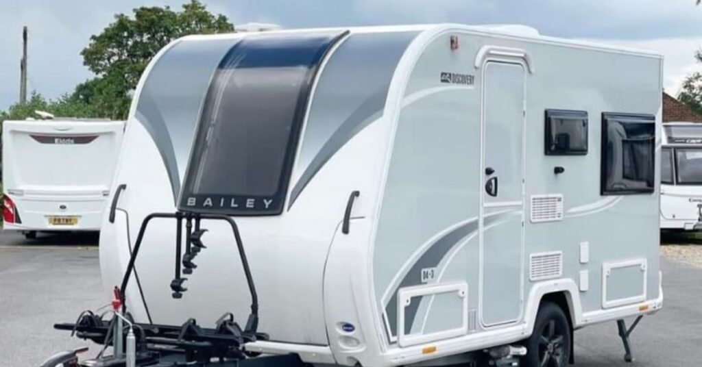 What Does 30 Feet Look Like? 6 Surprising Examples 2 A Travel Trailer or Small RV