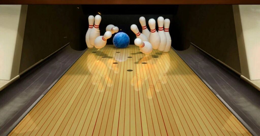 What Does 30 Feet Look Like? 6 Surprising Examples 6 Half a Bowling Lane